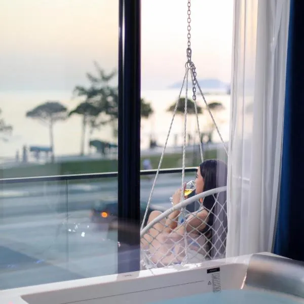 TreA Luxury Sunset Suites Vlore, hotel a Vlorë