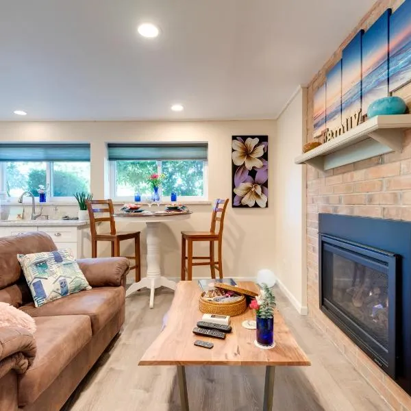 Seattle-Area Studio, 2 Mi to St Edward State Park!, hotel in Kenmore