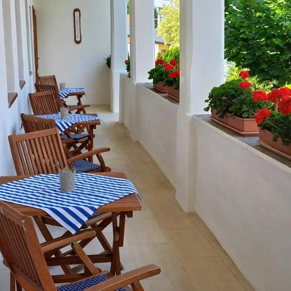 Penzión Tóth, hotel in Štúrovo