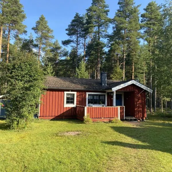 Mysig stuga på Sollerön nära Siljan & Mora，位于Sollerön的酒店