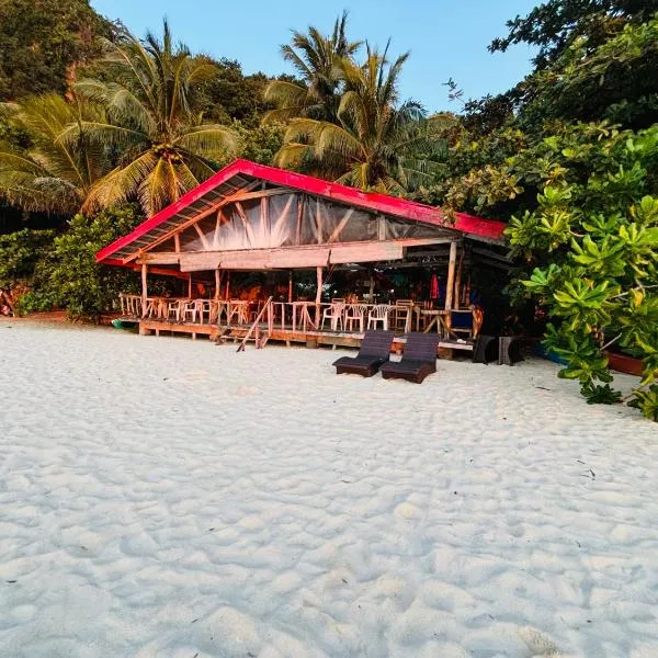 White Beach Front and Cottages, hotel in Buruanga