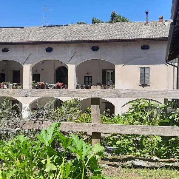 cascina lago, hotel in Montorfano
