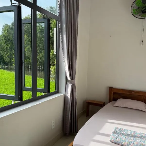 Hương Tràm Homestay, hotel v destinaci Hồ Ðá