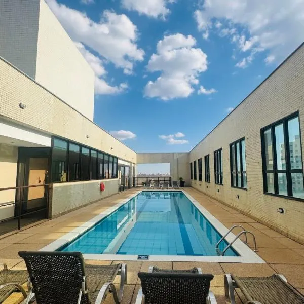 Quarto Mobiliado no Hotel Comfort Taguatinga com Wi-Fi, Ar condicionado e Estacionamento Grátis, hotel in Brasilia