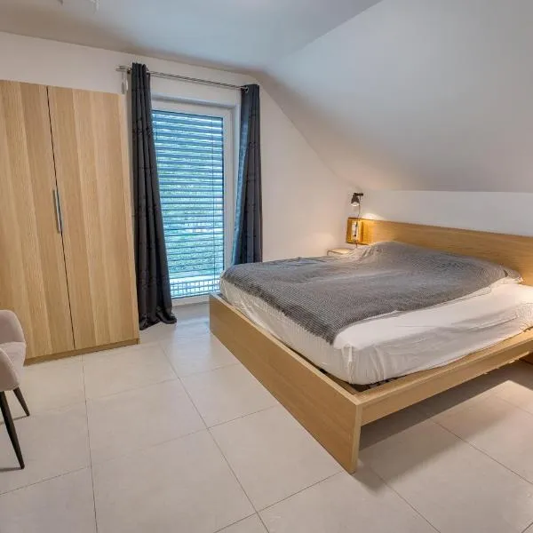 Rooms Minka, hotel in Kamna Gorica