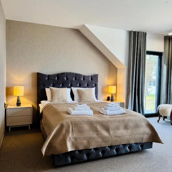 Hey Charlie – hotel w mieście Jantar