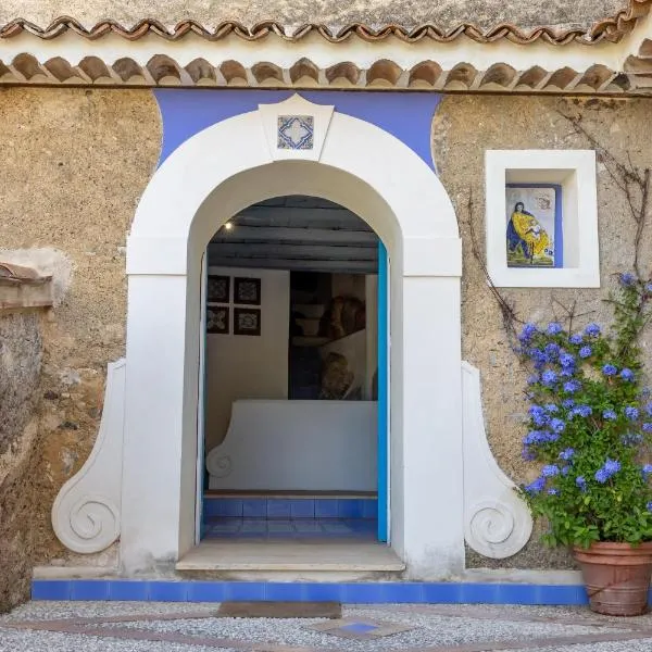 Palazzo Santa Maria - Fondazione Meeting del Mare C.R.E.A., hotel en Camerota