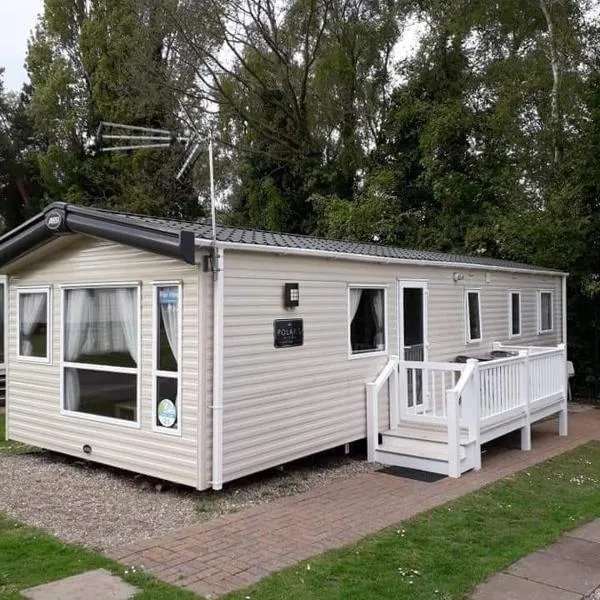 Lovely 6 berth caravan Haven wild duck hoilday park, hotel in Belton