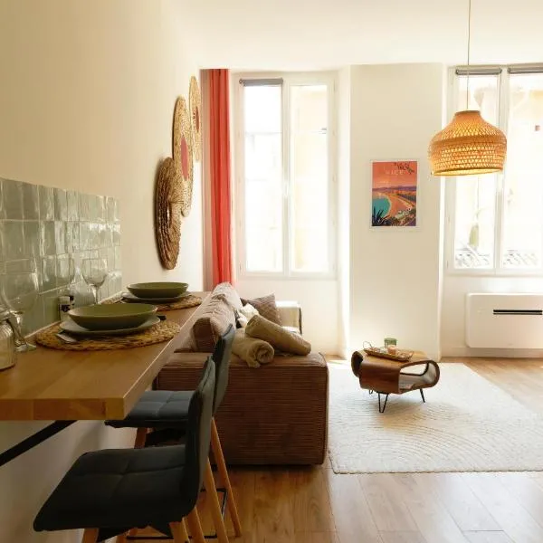 Studio au coeur du Vieux Nice - Vue mer et clocher, hôtel à Nice