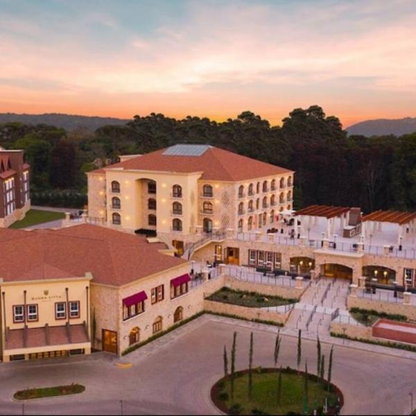 Resort Luxo Estilo Toscana em Gramado com SPA
