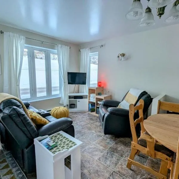 Le Chalet, hotel in Petit-Saguenay