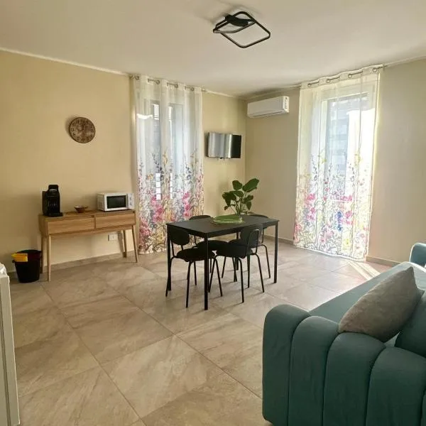 Villa Patrizia affittacamere con parcheggio privato, hotel in Como