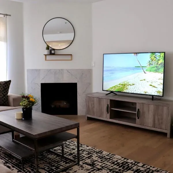 West Hollywood 2 Bedroom 2 bath with Pool，位于洛杉矶的酒店