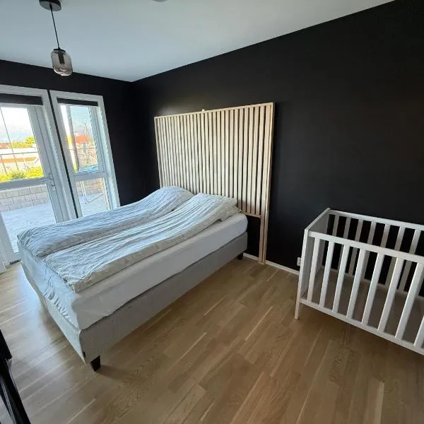Luksuriøs enebolig, nær Ålesund, hotel v destinaci Ytterland