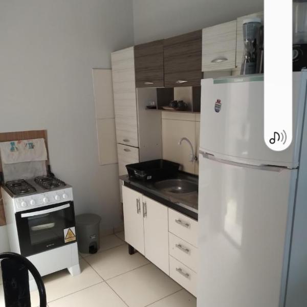 Casa prática bem localizada - Foto 2