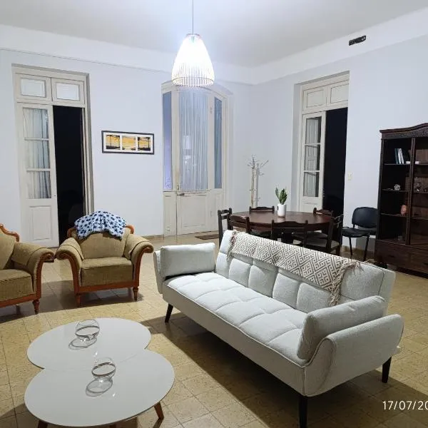 Viesnīca Renata pilsētā Karmelo