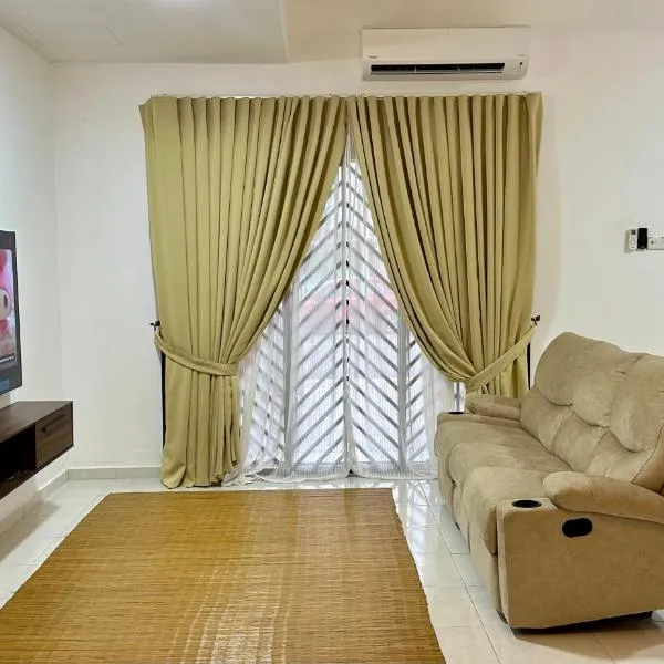 Muji minimalist homestay fully aircond NO WIFI, hotel in Kuantan