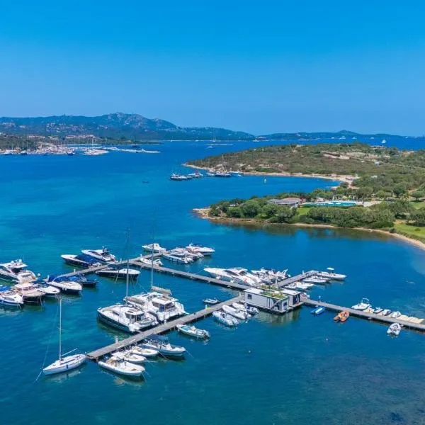 Hoceanika Houseboat Porto Rotondo, hotel in Porto Rotondo