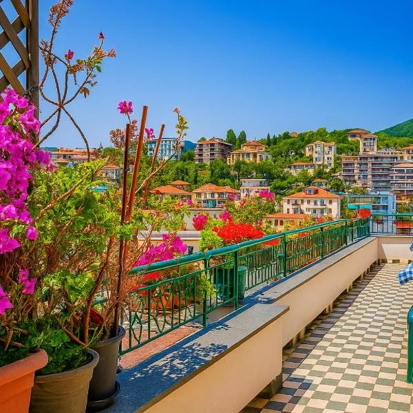 Attic Apartment, Air Conditioning, Fast WiFi, hotel di Rapallo