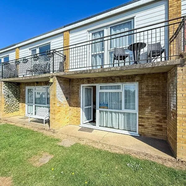 5 Berth Chalet To Hire In Hemsby Near Hemsby Beach Ref 18117B, khách sạn ở Hemsby