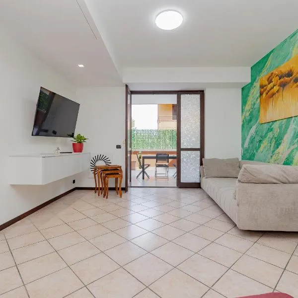 Casa di Shrek 110mq - 6 posti letto- grande terrazzo- MODERNO TRILOCALE, hotel in Cesate