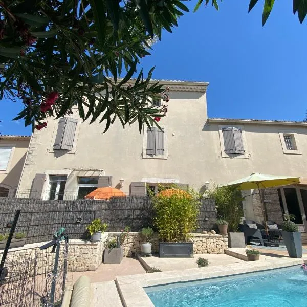 La Papaline de Caroline, hotel v destinaci Saint-Saturnin-lès-Avignon
