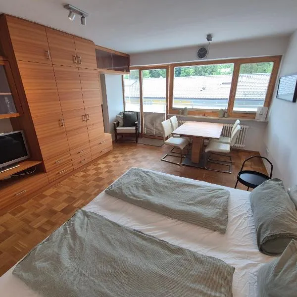 Viesnīca Apartment am Wald in Gauting, ideal mit Hund pilsētā Gautinga