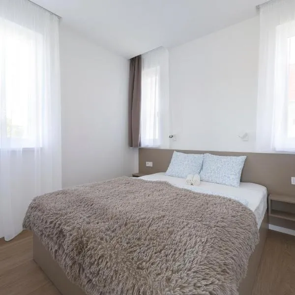 Villa Oliver Kehidakustány – hotel w mieście Kehidakustány