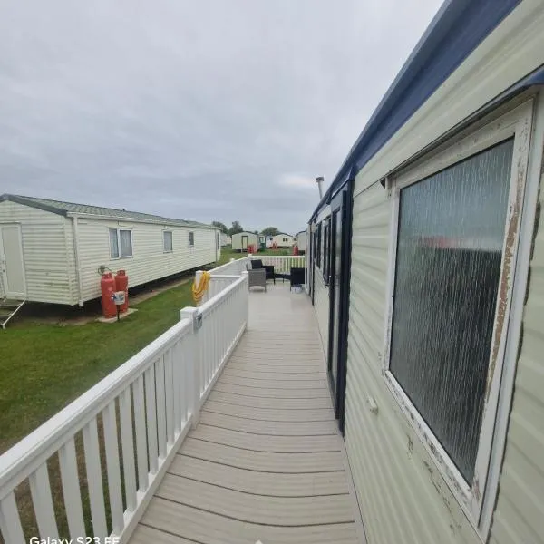 E11 caravan sand le mere holiday park, hotel in Tunstall