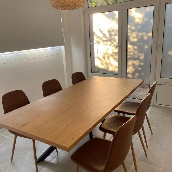 Apartment MiA with WIFi and private garden, khách sạn ở Pavicini