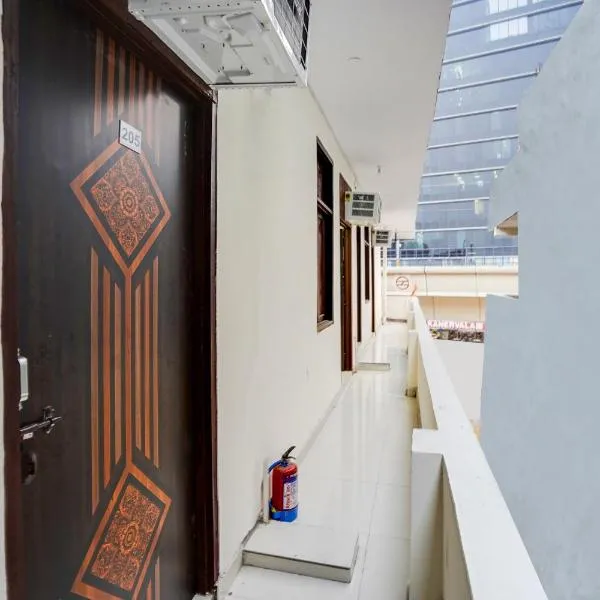 Hotel O YATRA INN, hotel a Kālkāji Devi