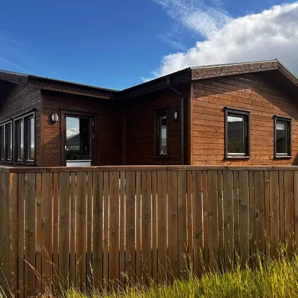 Lakeside Lodge at Sindrastaðir, hotel in Lækjamót