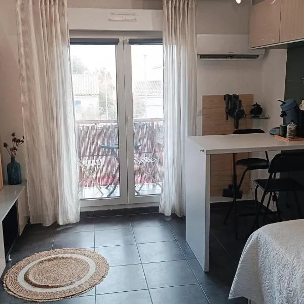 CADUCÉE Studio climatisé balcon ensoleillé parking proche Montpellier, hotel en Grabels