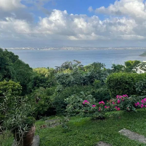 Appartement vue paradisiaque, hotel in Quartiers Anse à lʼÂne