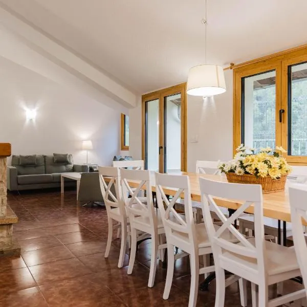 Ático para 12 personas con Vistas Panorámicas I AndBnB, hotel en Canillo