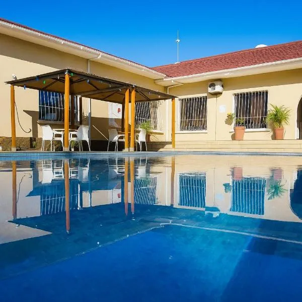 BOUGAINVILLA Boutique Hotel & Restaurant, hótel í Lubumbashi