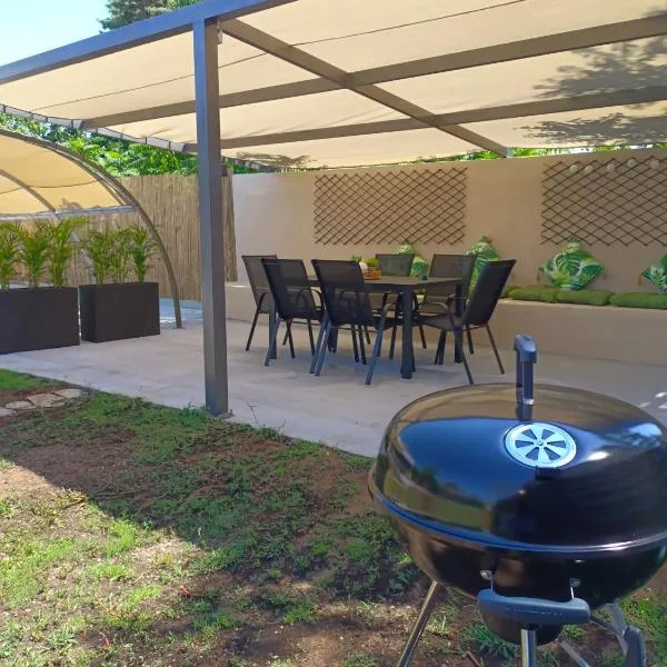Adamis garden apartments, khách sạn ở Néa Michanióna