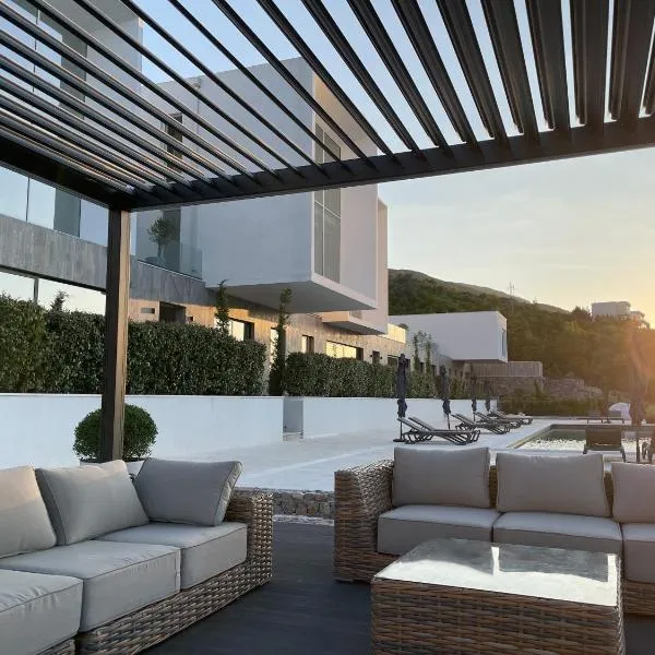 The Cube Luxury Experience, Boka Bay View, Tivat Kotor Bay, Duplex Pool & Terrace, hotel u Tivtu