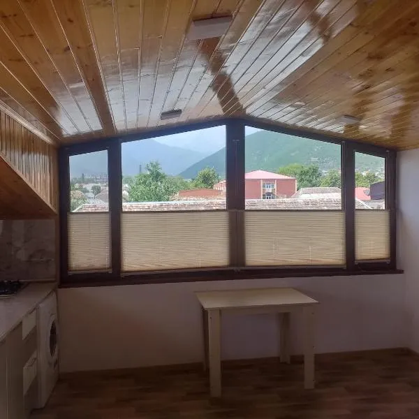 Orkide, hotel in Sheki
