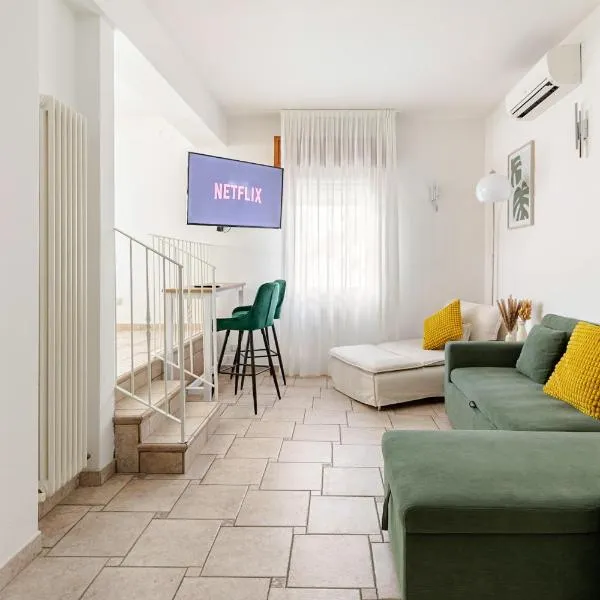 Exclusive Apartament e Depandance - Vle Dante - Riccione - Privacy ed Enormi Spazi nel Quartiere più Rinomato, hotel in Riccione