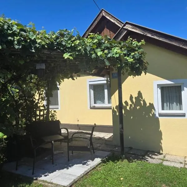 Ferienhaus in idyllischer Umgebung im Herzen von Kärnten, hotel in Feldkirchen in Kärnten