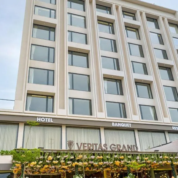 Sānand में, होटल Hotel Veritas Grand