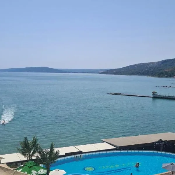Sea View Apartment C 514, hotel a Balchik