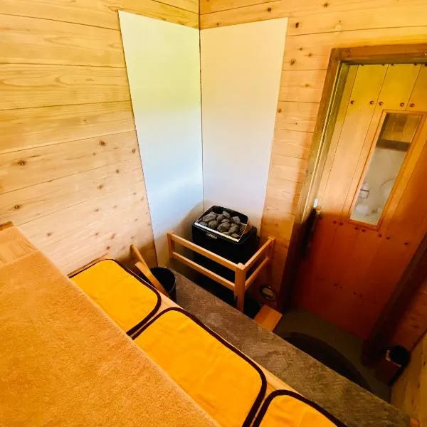 黒川温泉から車で10分、阿蘇一望の貸切サウナ&一棟貸切宿【Deepspot】, hotel in Minamioguni