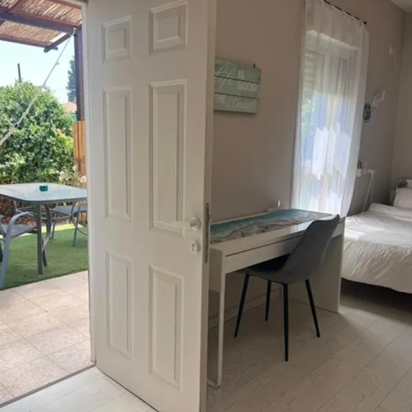 פינה שקטה בכפר - גבעת עדה, hotel in Aviʼel