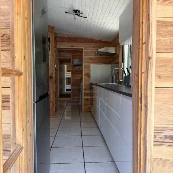 La Maison de la forêt et son jaccuzy, hotel in Biscarrosse