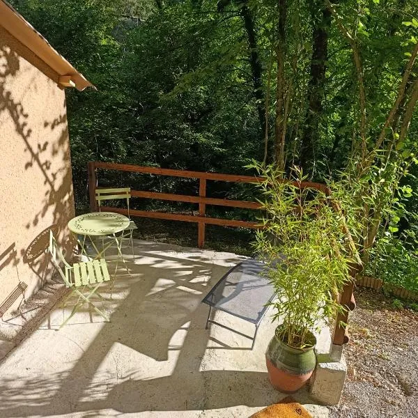 Maisonnette dans la forêt, hotel in Anduze