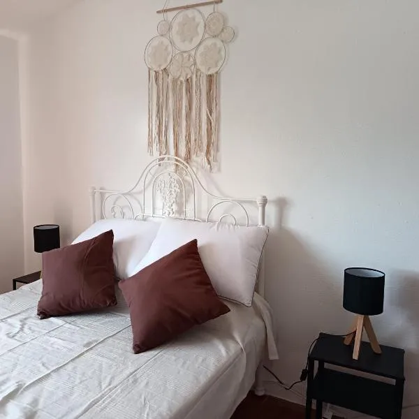 Casa Calhameiro, отель в городе Редонду