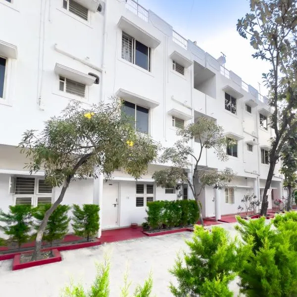 The Pinnacle - Electronic City, hotel di Bangalore