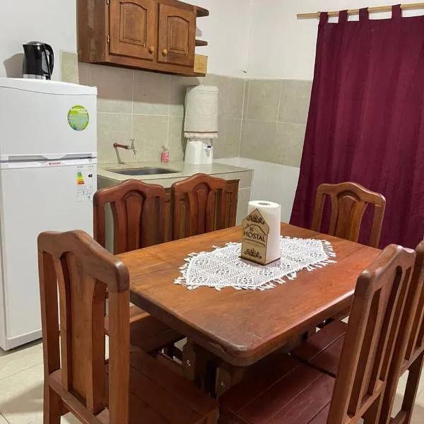 Hostal La Familia, hotel in Colonia Dora